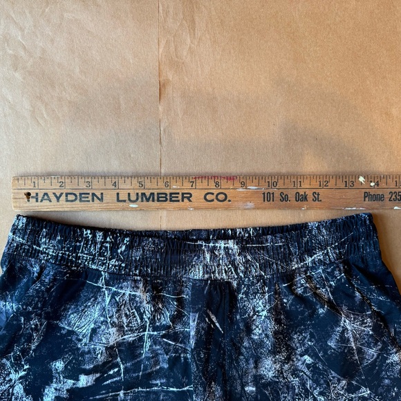 Lululemon Pool Short 8'' - Picture 3 of 4